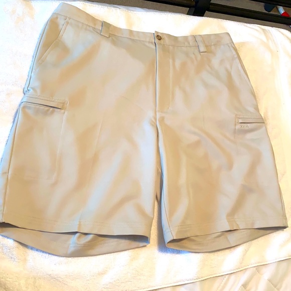 IZOD XFG X-TREME FUNCTION GOLF SHORTS - Picture 1 of 8